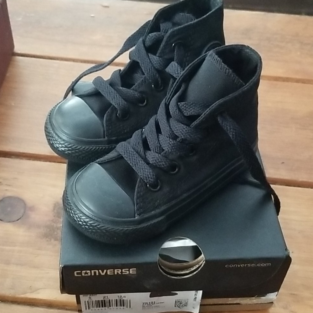 Converse infant shoes
